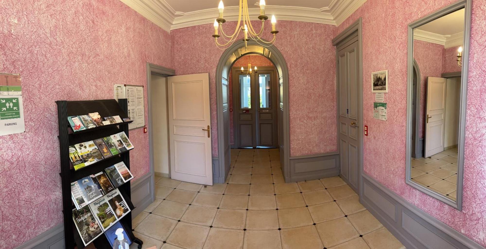 Chateau Du Bourg Saint-Denis-de-Gastines Luaran gambar